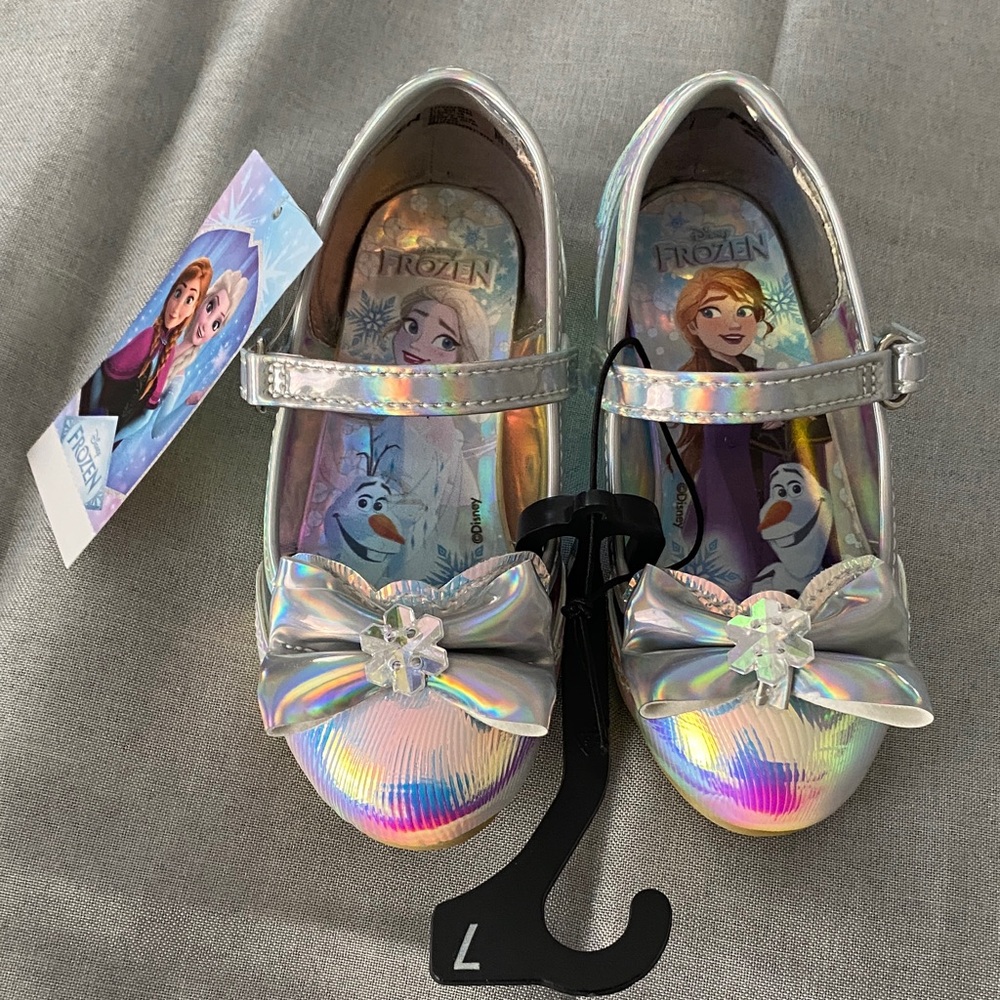 Disney Frozen Iridescent Dress Shoes - Picture 5 of 11